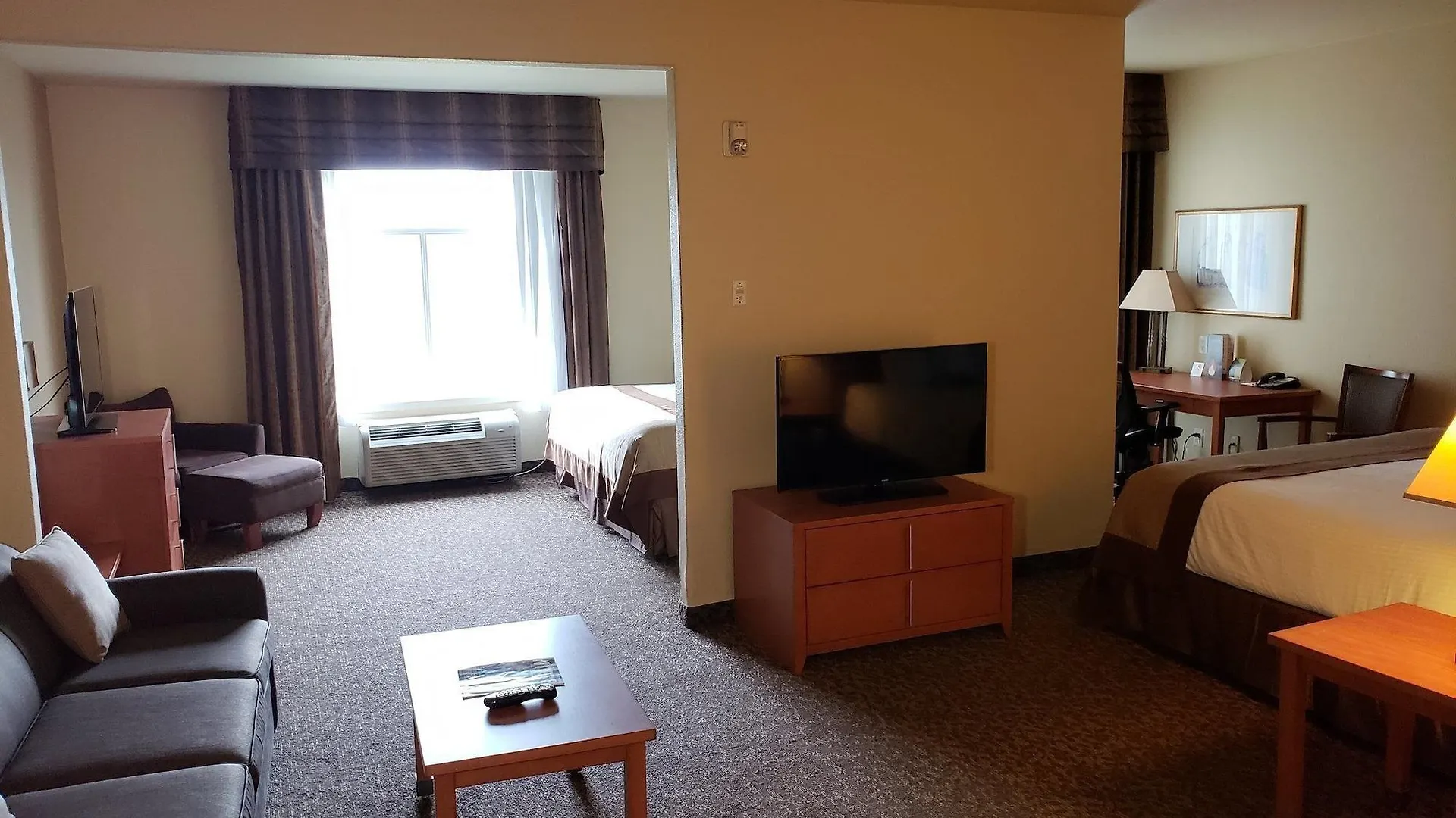 Wingate By Wyndham - Edmonton West Hotel