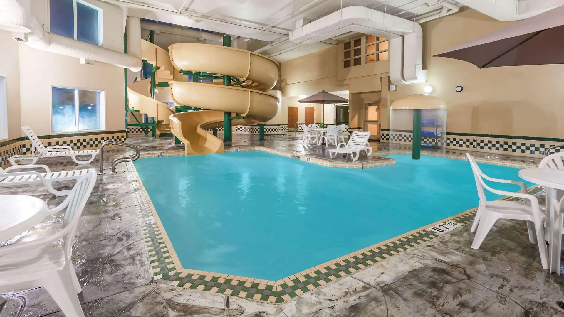 Wingate By Wyndham - Edmonton West Hotel