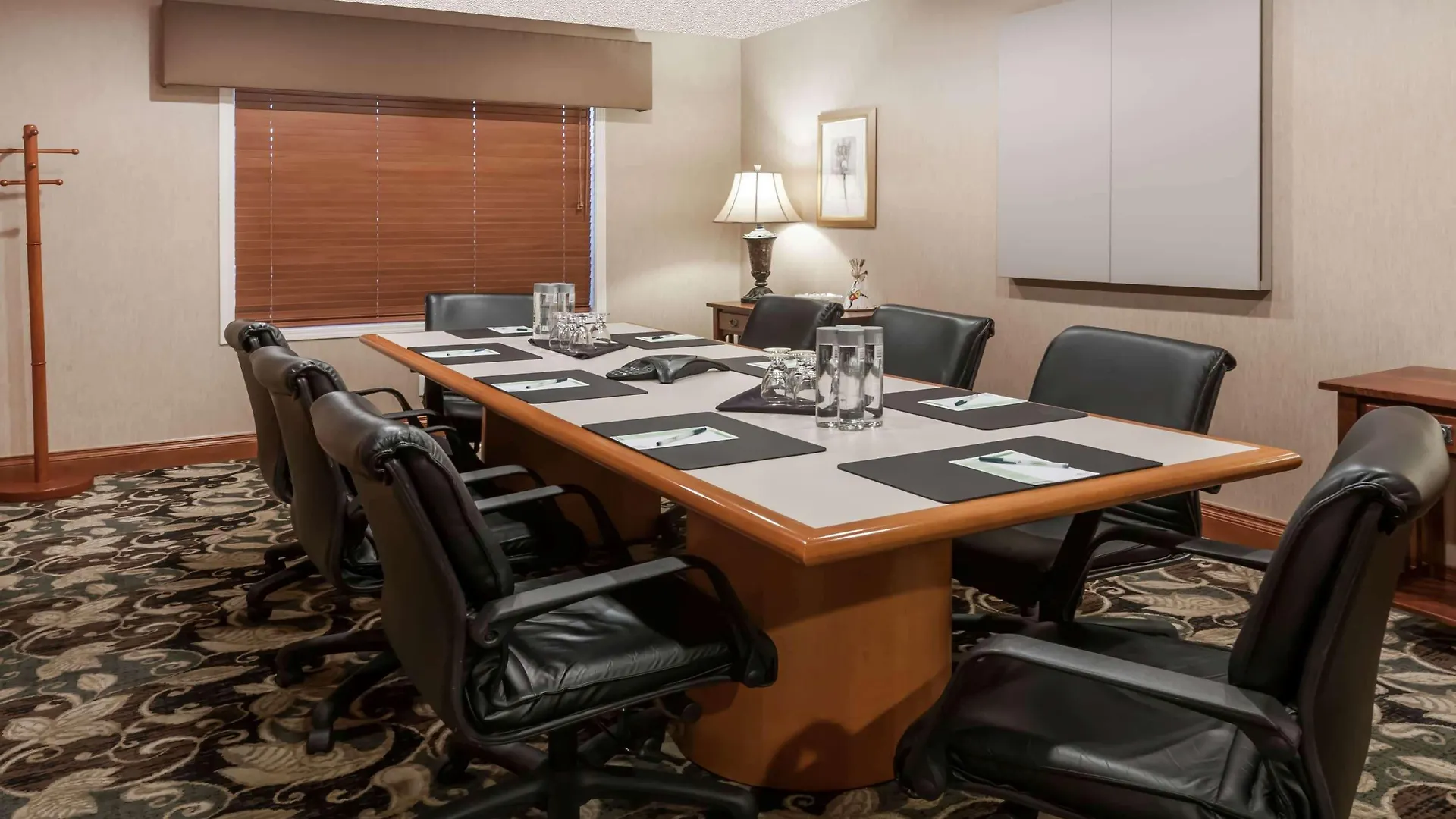 Wingate By Wyndham - Edmonton West Hotel