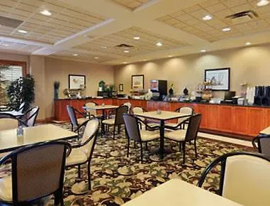 Wingate By Wyndham - Edmonton West Hotel