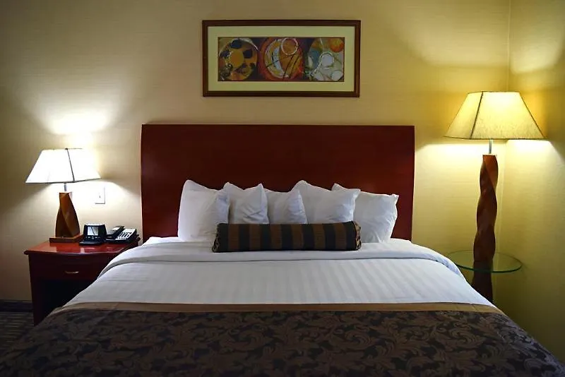 Wingate By Wyndham - Edmonton West Hotel