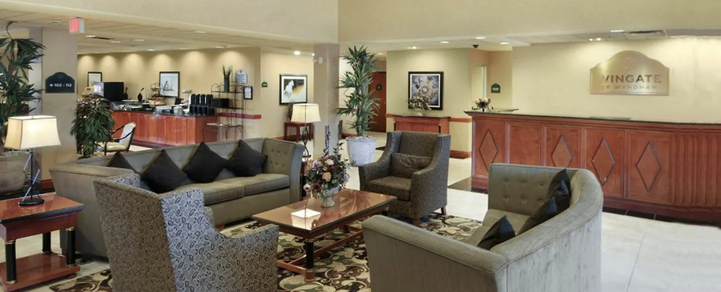 ***  Wingate By Wyndham - Edmonton West Hotel Canada