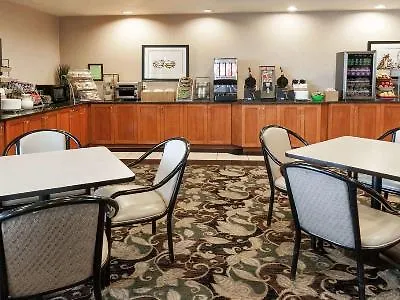 Wingate By Wyndham - Edmonton West Hotel