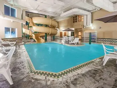 Wingate By Wyndham - Edmonton West Hotel