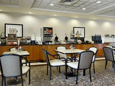 Wingate By Wyndham - Edmonton West Hotel Canada